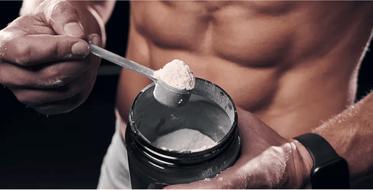 Creatin richtig einnehmen: Nutzen, Timing und Sicherheit für Beginner - NirooX Nutrition