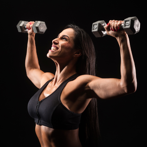 Athlet trainiert im Fitnessstudio mit NirooX Supplements